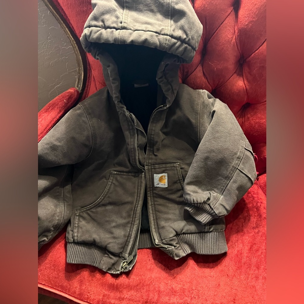 Boys Carhartt sz 4-5 quilt line jacket